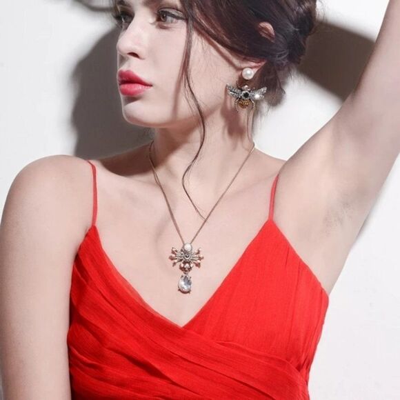 Spider Skull Crystal Pearl Gold Pendant Necklace - Picture 2 of 6